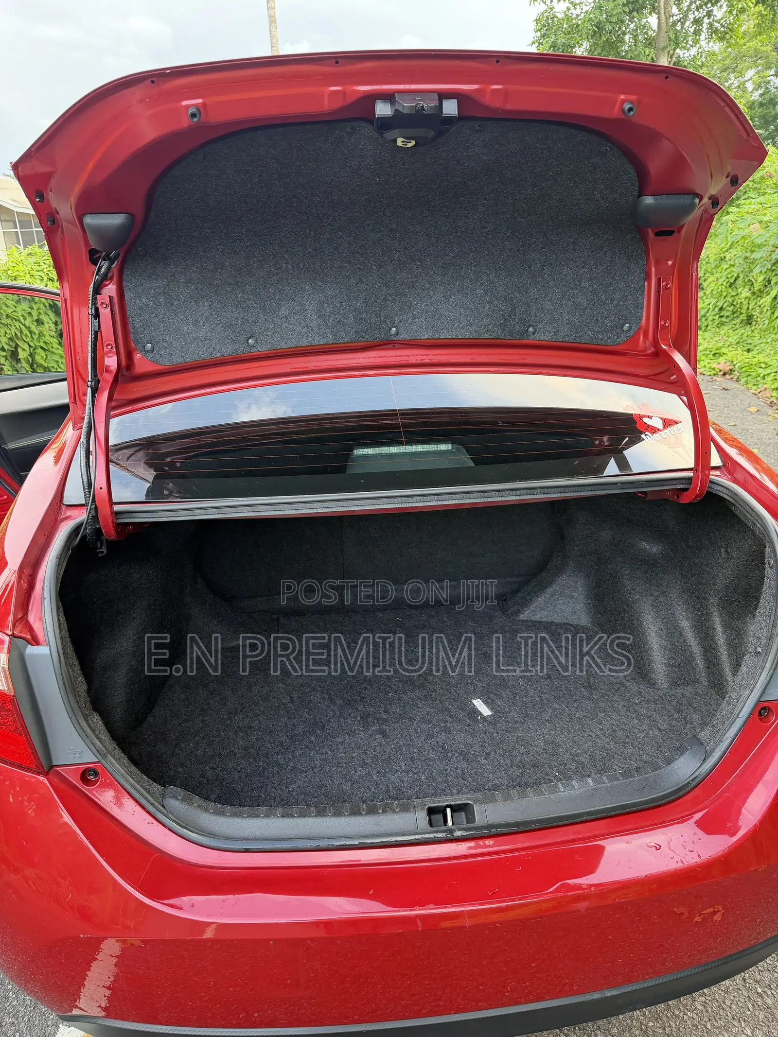 Toyota Corolla LE (1.8L 4cyl 2A) 2019 Red