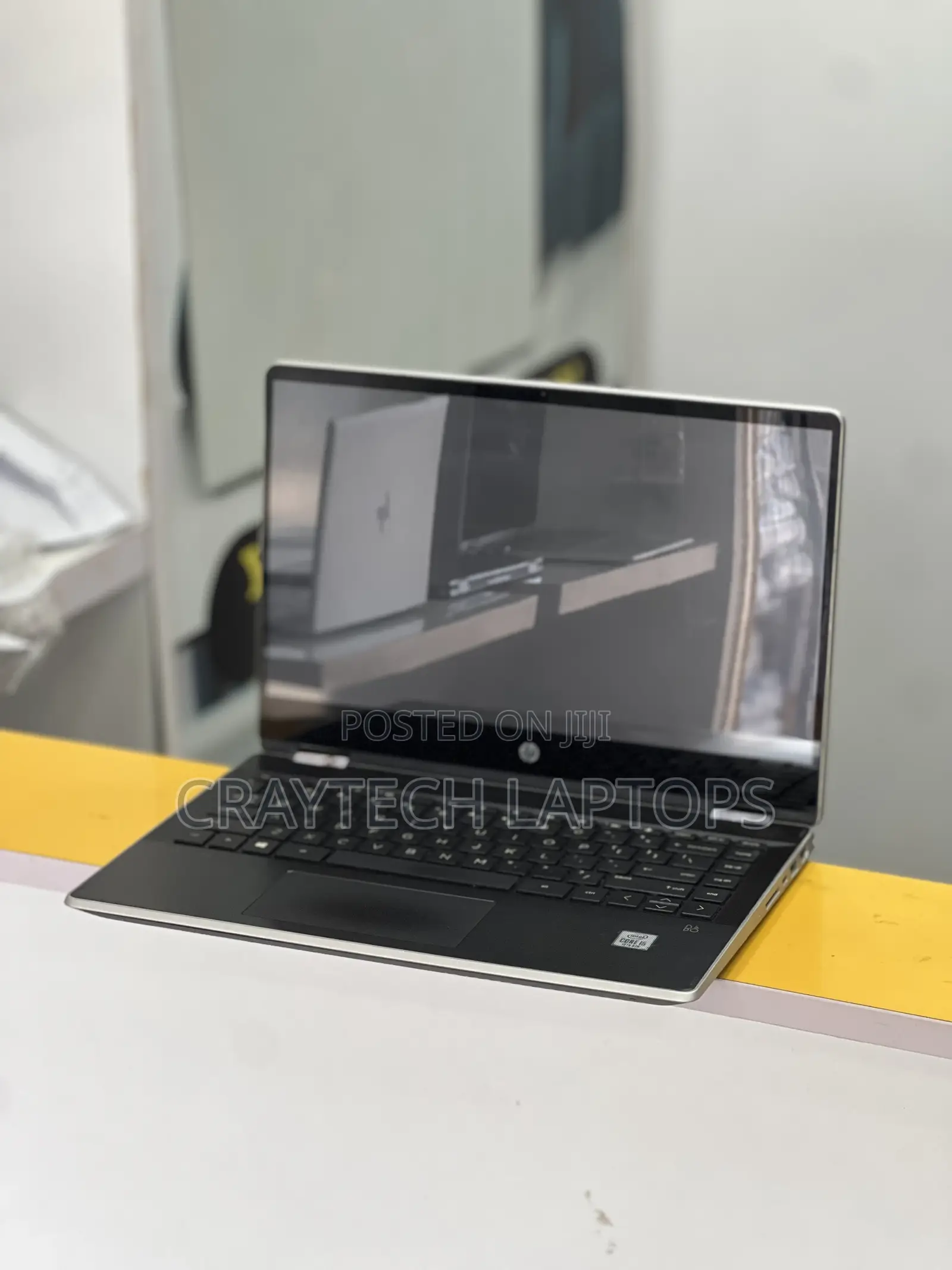 New Laptop HP Pavilion 14 8GB Intel Core i5 SSD 256GB