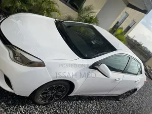 Toyota Corolla L 4dr Sedan (1.8L 4cyl 4A) 2015 White