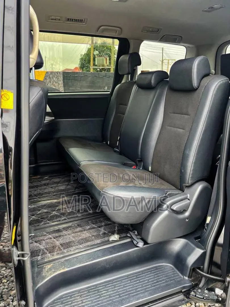 Toyota Voxy 2014 Black