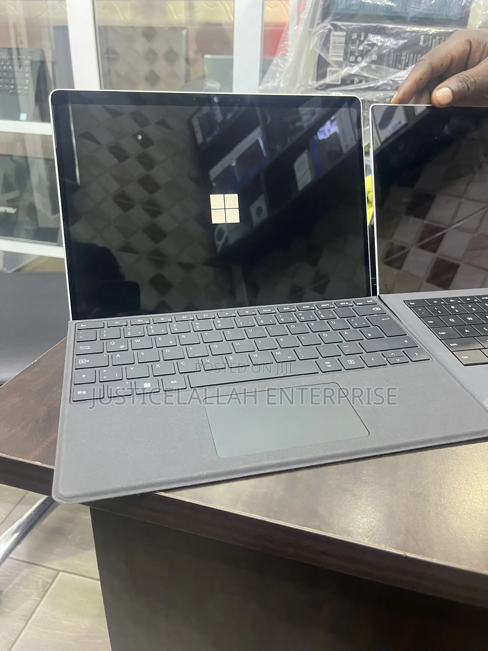Laptop Microsoft Surface Pro 10 16GB Intel Core i7 SSD 256GB