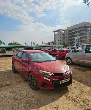 Toyota Corolla S 4dr Sedan (1.8L 4cyl CVT) 2016 Red