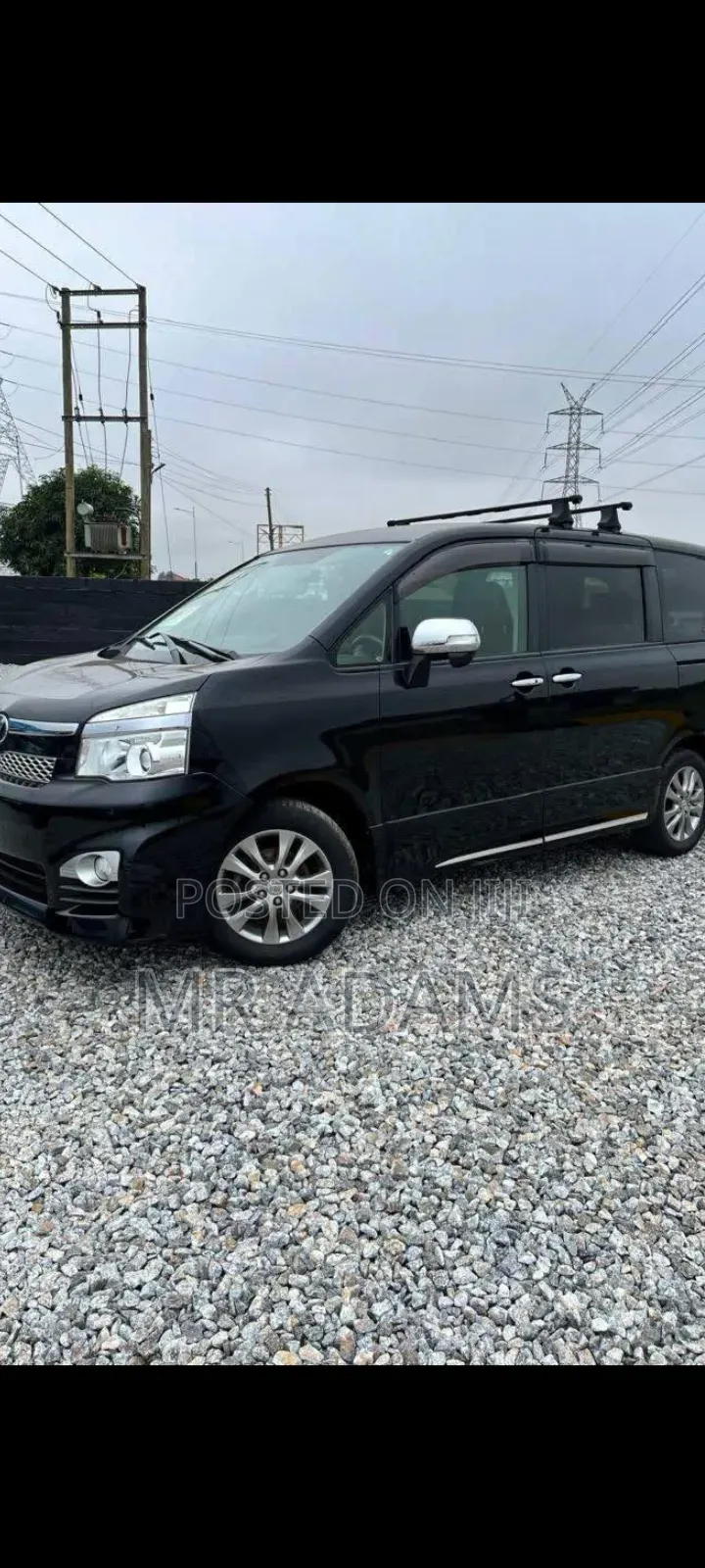 Toyota Voxy 2014 Black