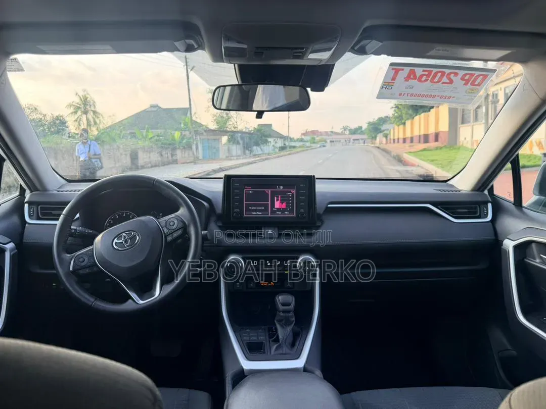 Toyota RAV4 2023 White
