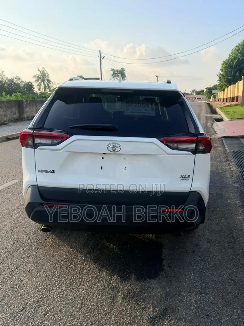 Toyota RAV4 2023 White