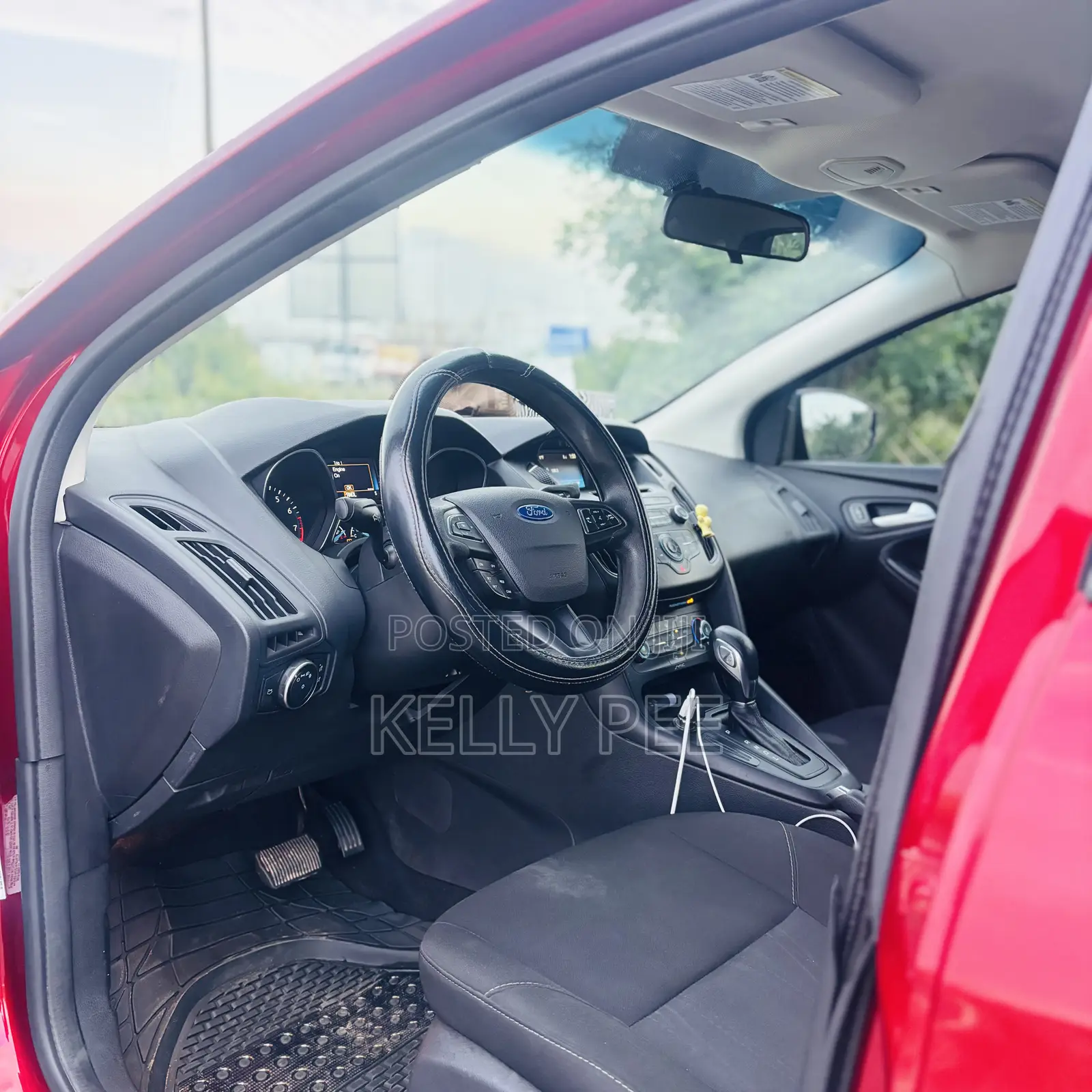 Ford Focus SEL Sedan FWD (2.0L 4cyl 6A) 2017 Burgundy