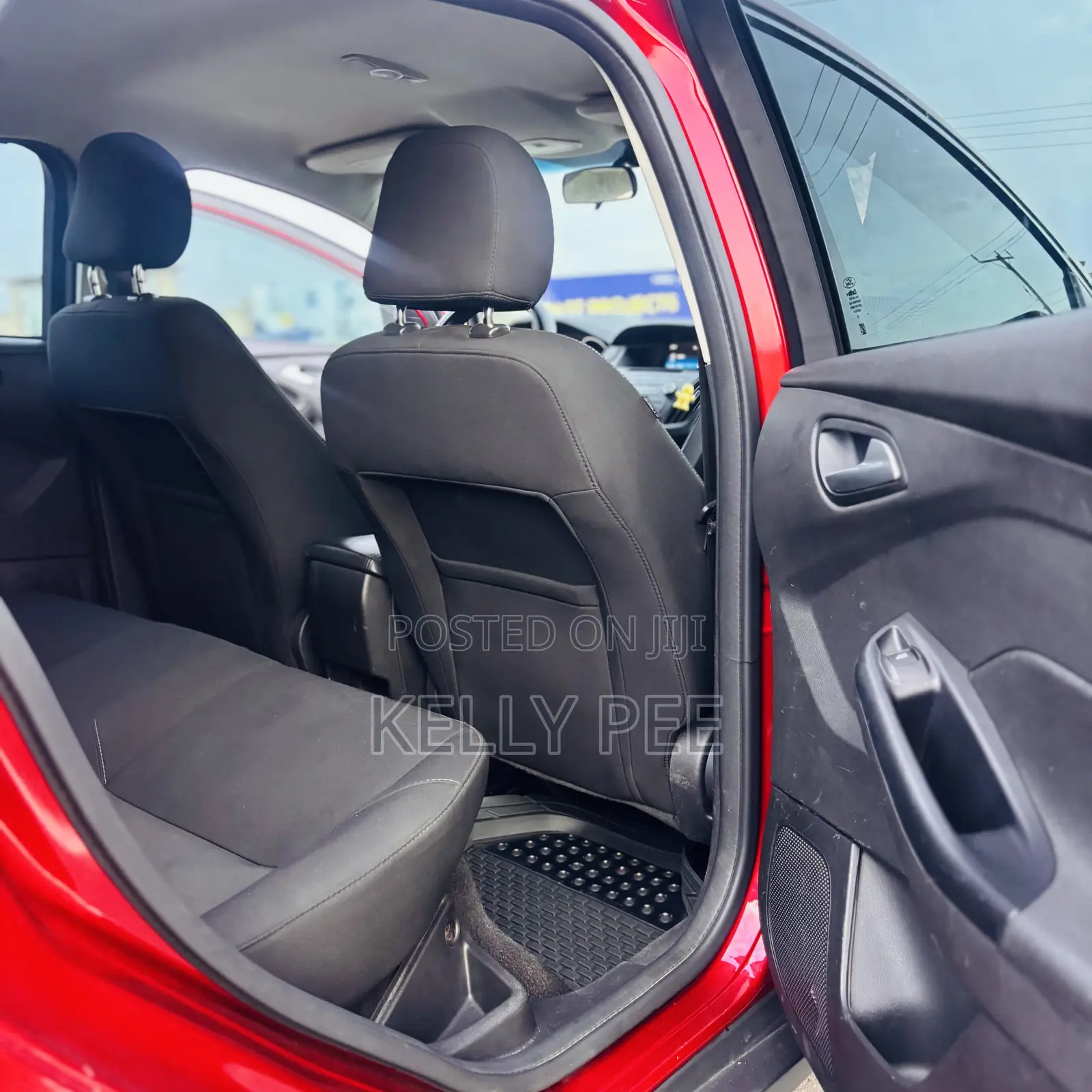 Ford Focus SEL Sedan FWD (2.0L 4cyl 6A) 2017 Burgundy
