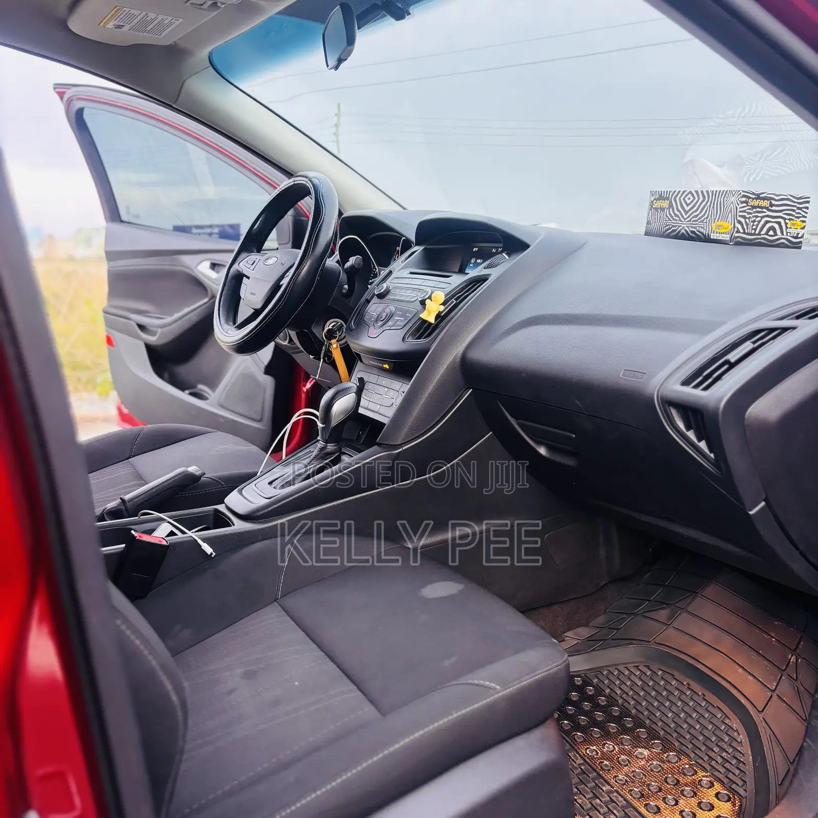 Ford Focus SEL Sedan FWD (2.0L 4cyl 6A) 2017 Burgundy