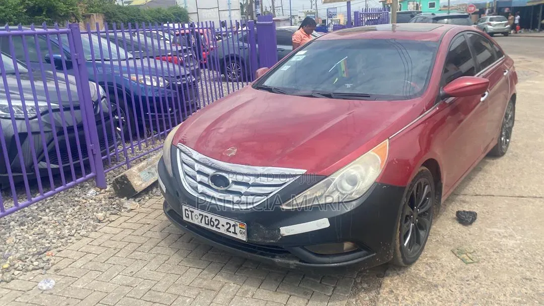 Hyundai Sonata 2013 Red