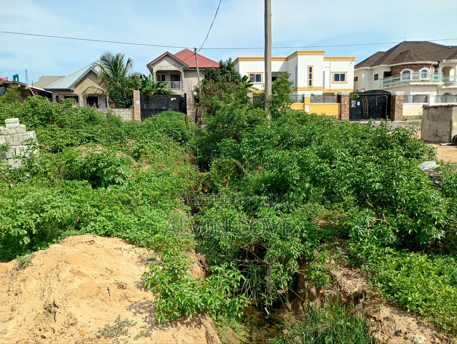 Half Plot With 2 Rooms Uncompleted Build to Lentil Level for Sale