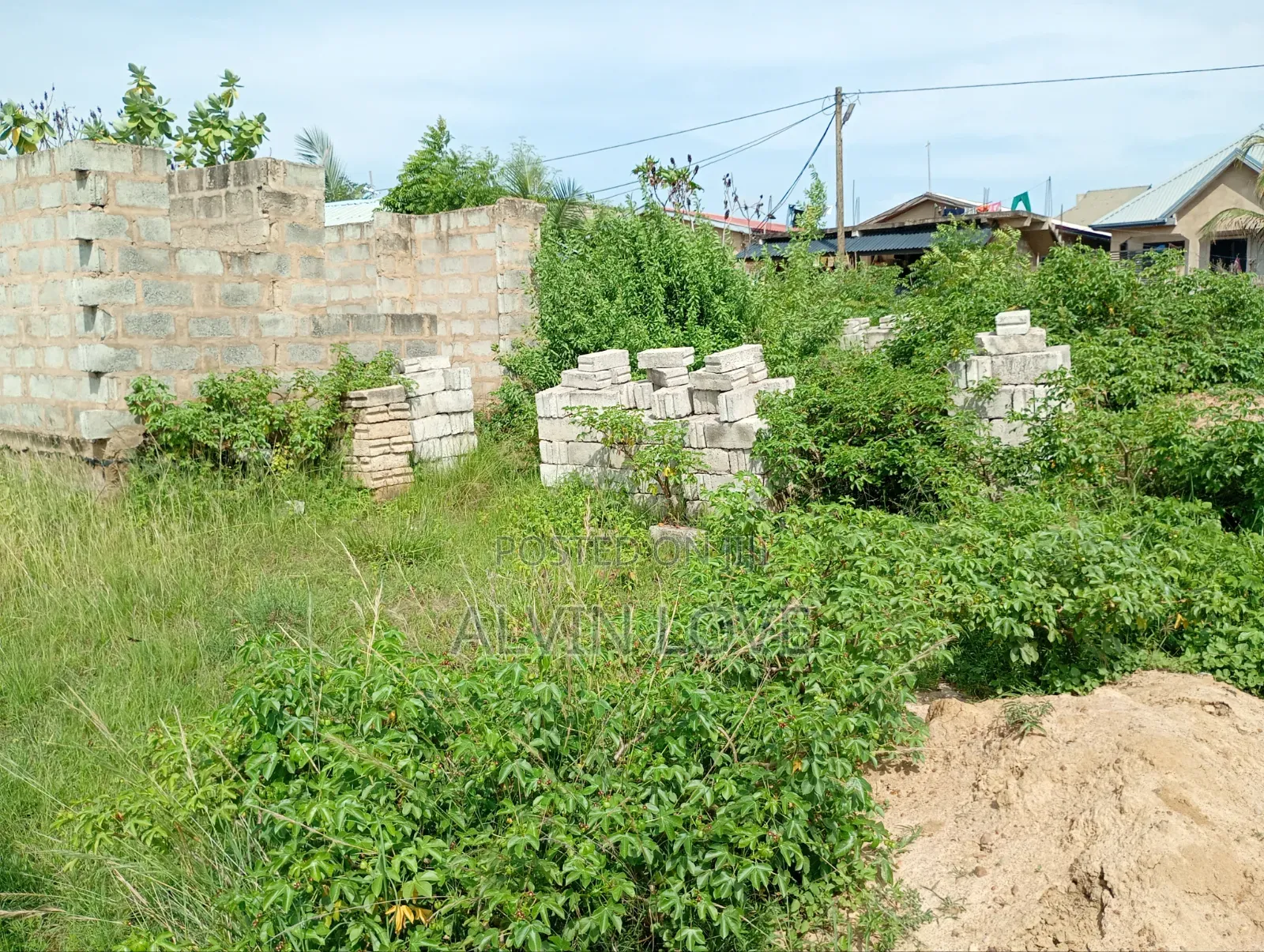 Half Plot With 2 Rooms Uncompleted Build to Lentil Level for Sale