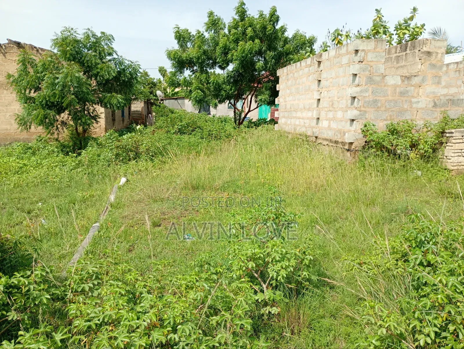 Half Plot With 2 Rooms Uncompleted Build to Lentil Level for Sale