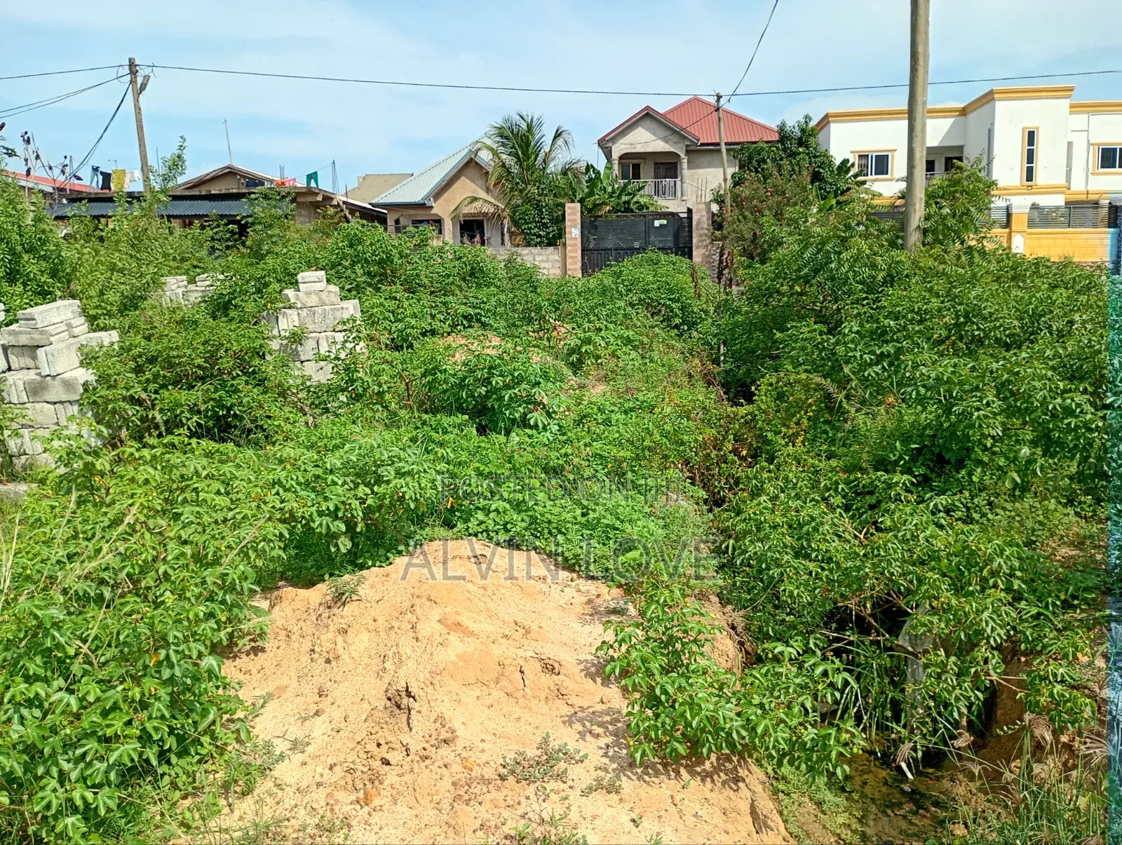 Half Plot With 2 Rooms Uncompleted Build to Lentil Level for Sale