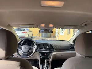 Hyundai Elantra SE 2018 White
