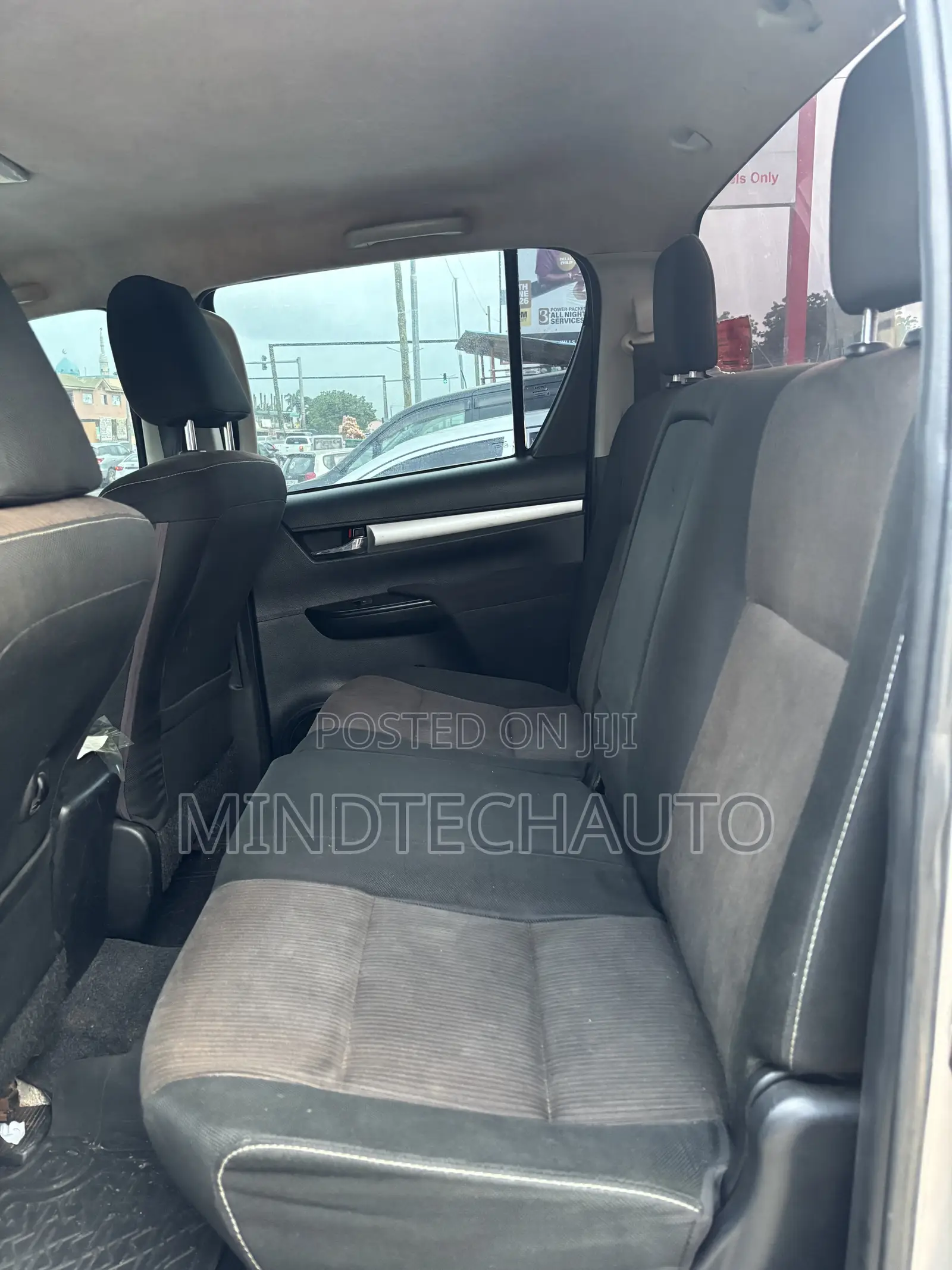Toyota Hilux Revo Double Cab Deisel 2.4 RWD 2018 Silver