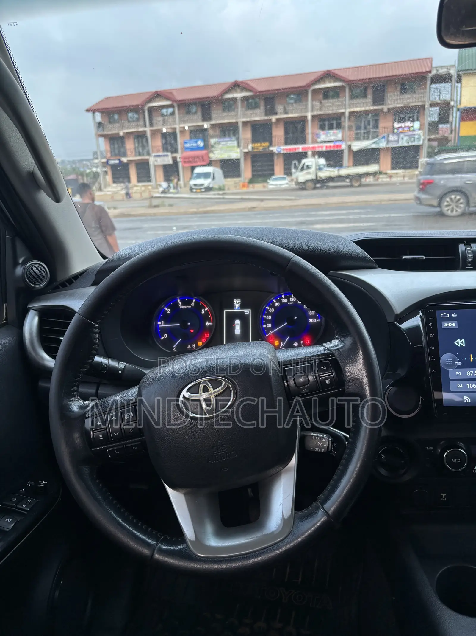 Toyota Hilux Revo Double Cab Deisel 2.4 RWD 2018 Silver