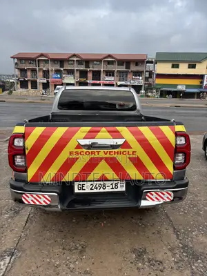 Toyota Hilux Revo Double Cab Deisel 2.4 RWD 2018 Silver