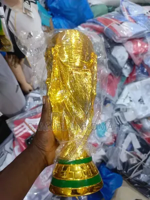 Fifa World Cup Replica Trophy + 2026 World Cup Footballs