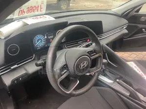 Hyundai Elantra SEL Sport IVT 2025 Gray
