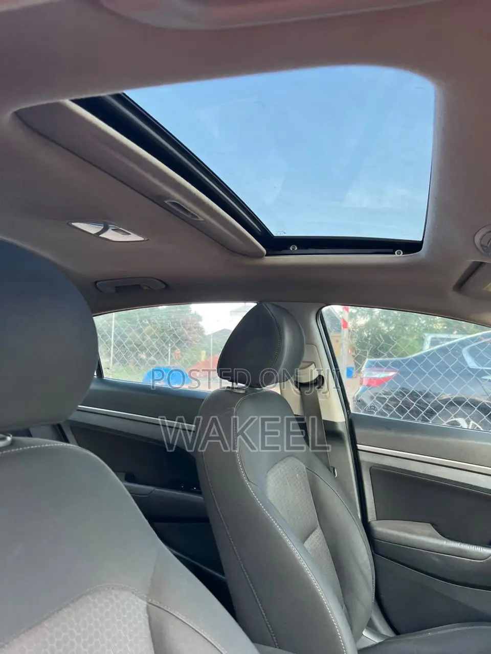 Hyundai Elantra Limited Sedan FWD (2.0L 4cyl 6A) 2017 Black