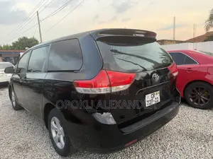 Toyota Sienna 2014 Black