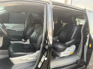 Toyota Sienna 2014 Black