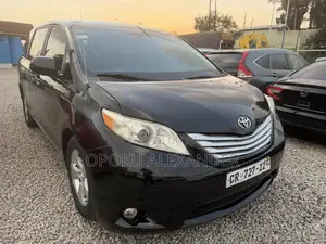 Toyota Sienna 2014 Black