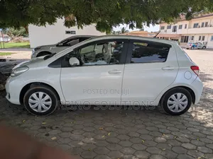 Toyota Vitz 1.3 FWD 5dr 2013 White