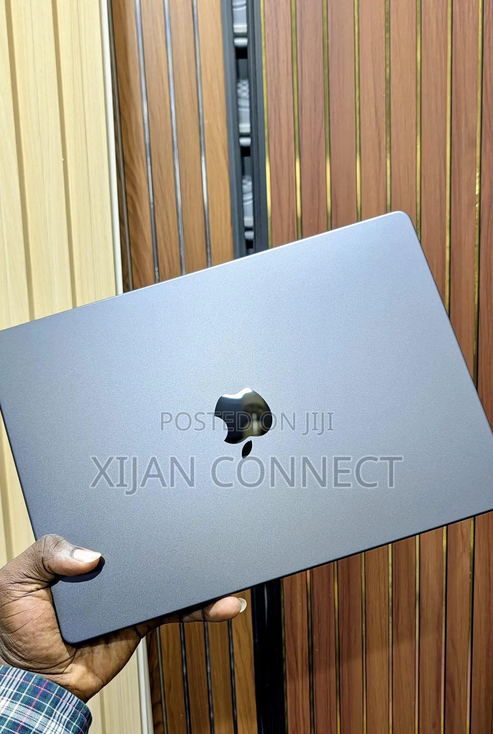 Laptop Apple MacBook Pro 2025 M5 16GB Apple M5 SSD 512GB