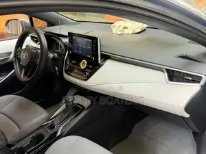 Toyota Corolla SE 2020 Blue