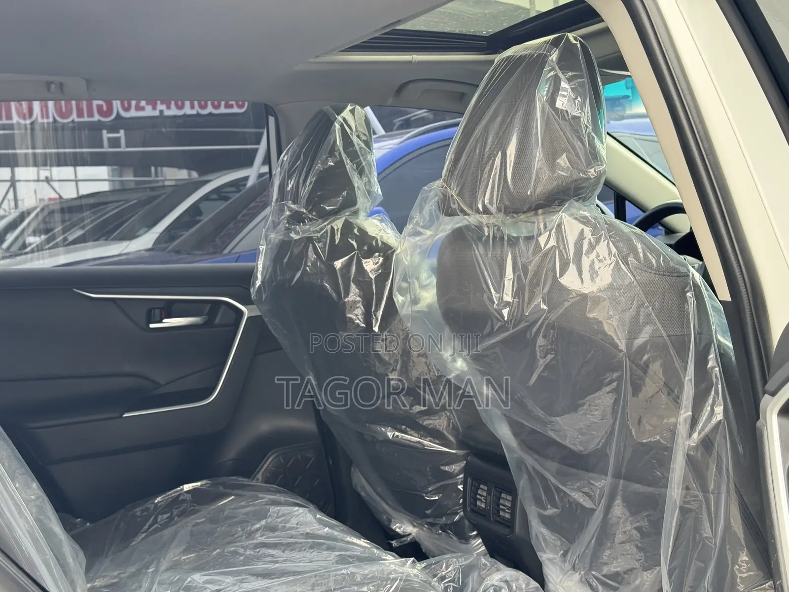 Toyota RAV4 XLE 2022 White
