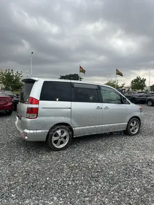 Toyota Voxy 2008 Silver