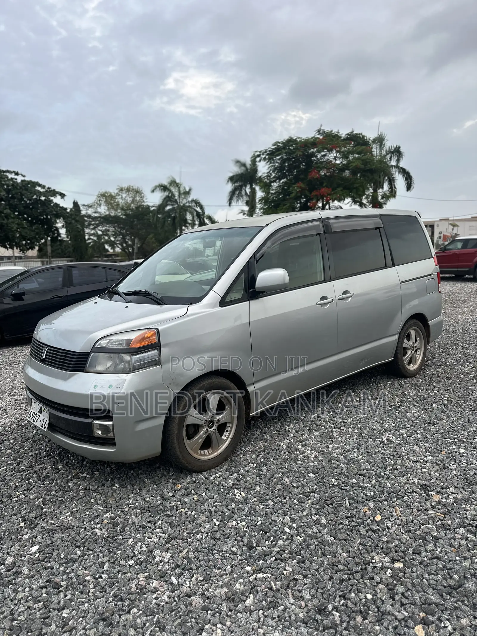 Toyota Voxy 2008 Silver