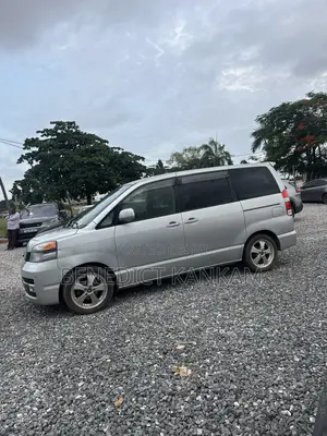 Toyota Voxy 2008 Silver