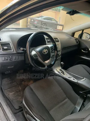 Toyota Avensis 2.0 Advanced Automatic 2012 Silver