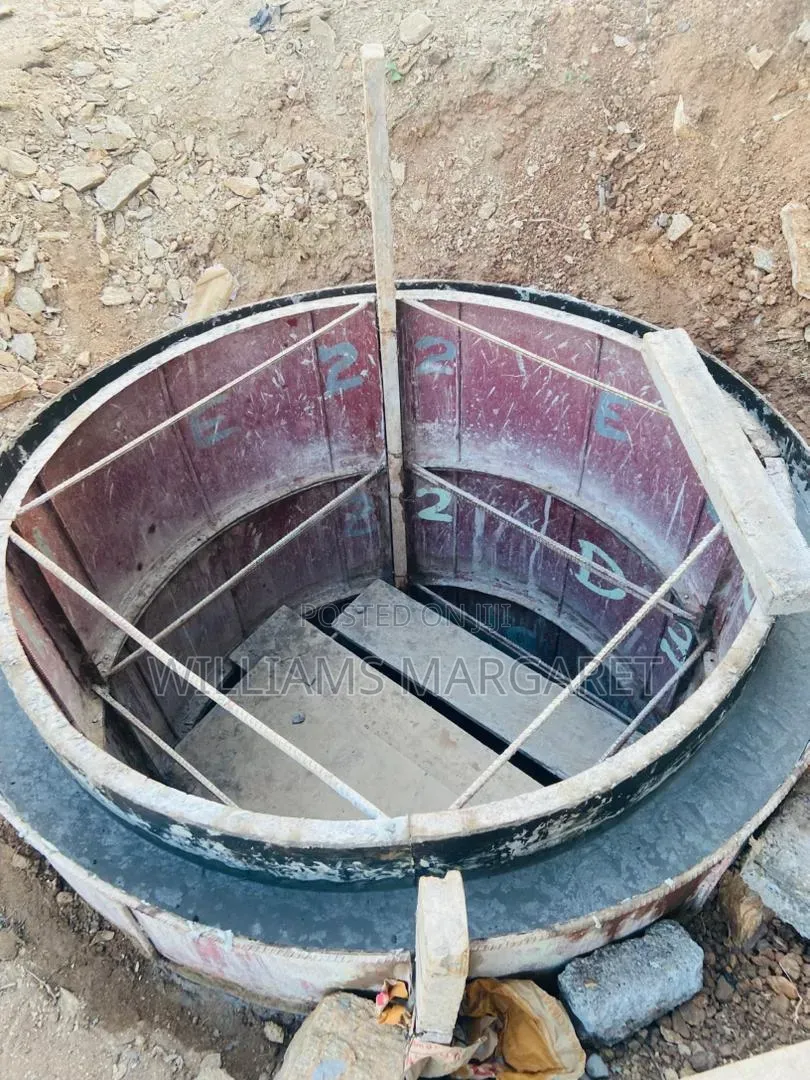 Manhole For Toilet And Wastewater