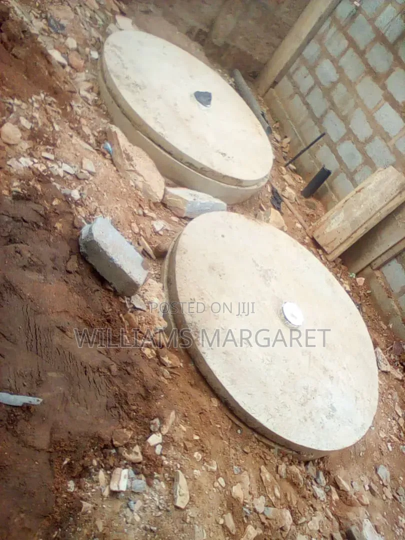 Manhole For Toilet And Wastewater