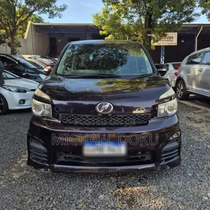 Toyota Voxy 2013 Burgundy