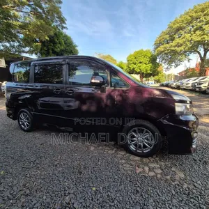 Toyota Voxy 2013 Burgundy