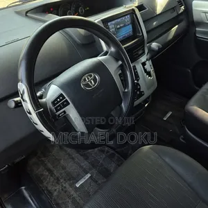 Toyota Voxy 2013 Burgundy
