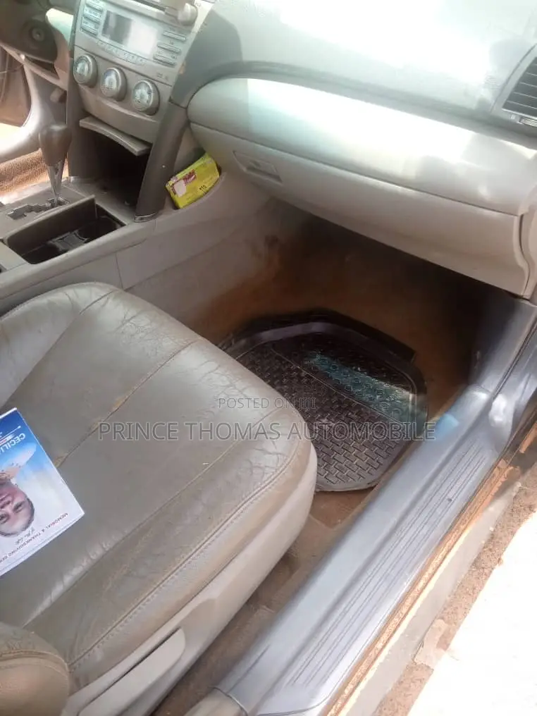 Toyota Camry 2009 Gray
