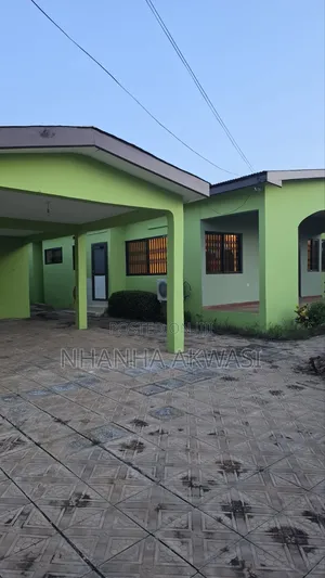 3bdrm House in Lashibi Community 19, Sakumono for rent