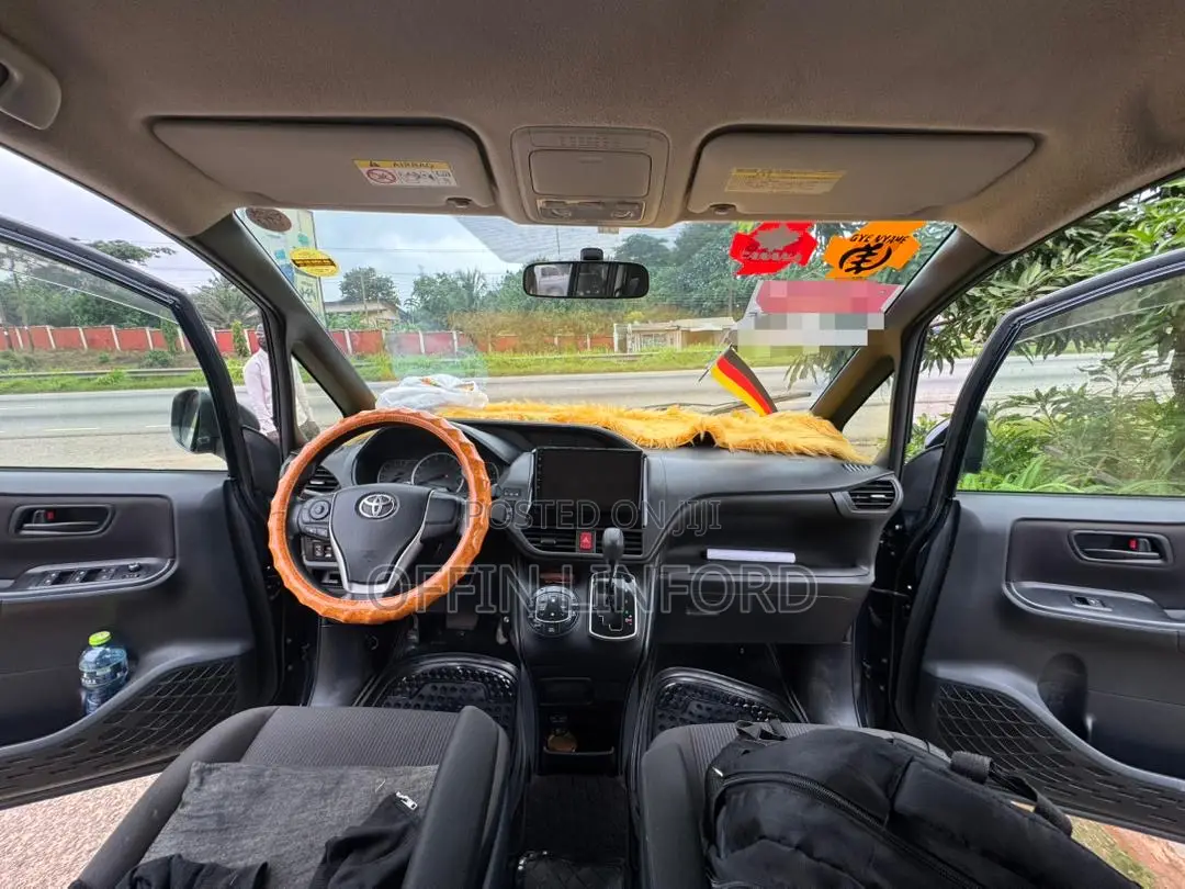 Toyota Voxy SV Premium 2014 Black
