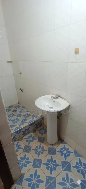 1bdrm Apartment in Sakwood Enterprise, Valley View Area for rent