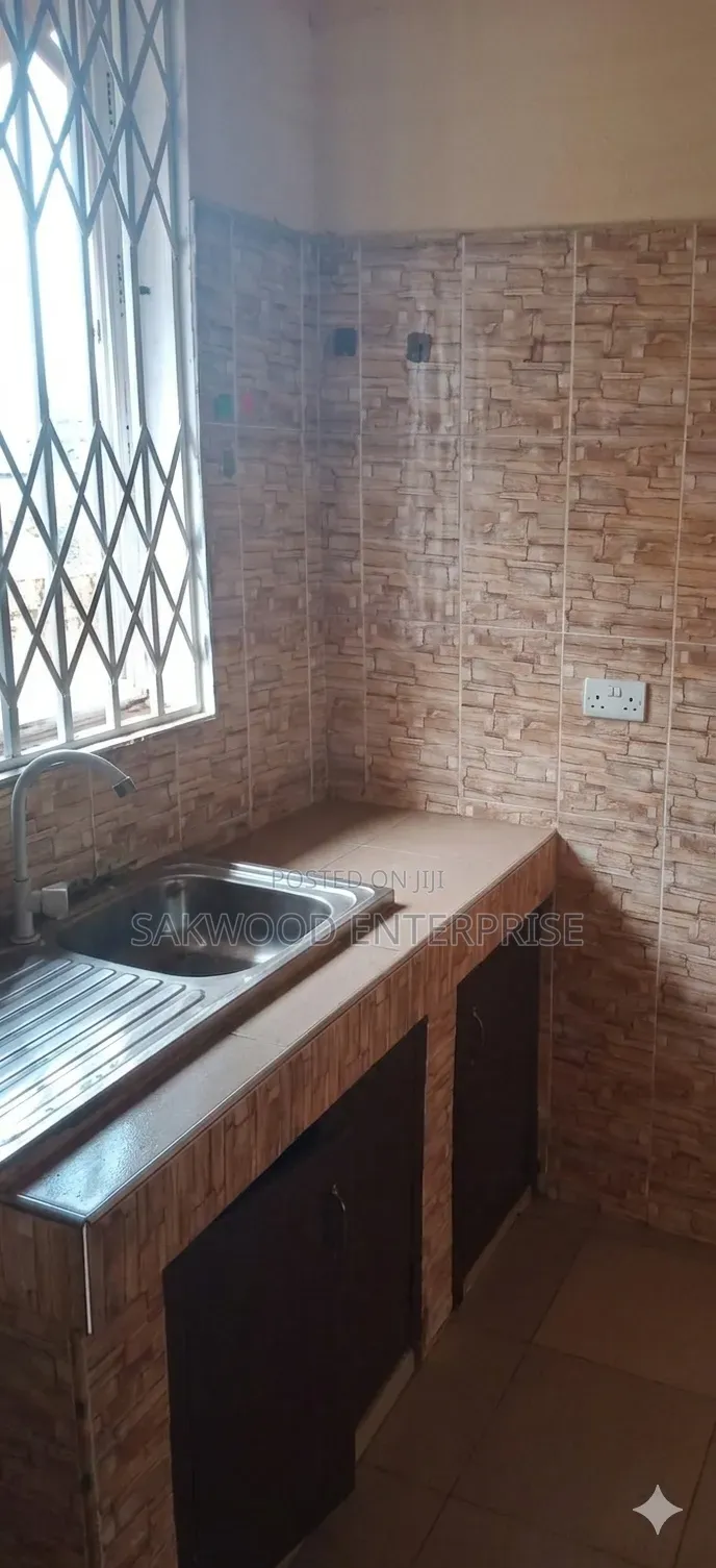 1bdrm Apartment in Sakwood Enterprise, Valley View Area for rent