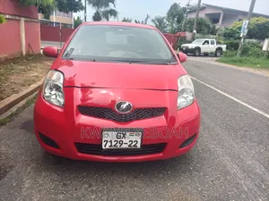 Toyota Vitz 1.0 FWD 3dr 2010 Red