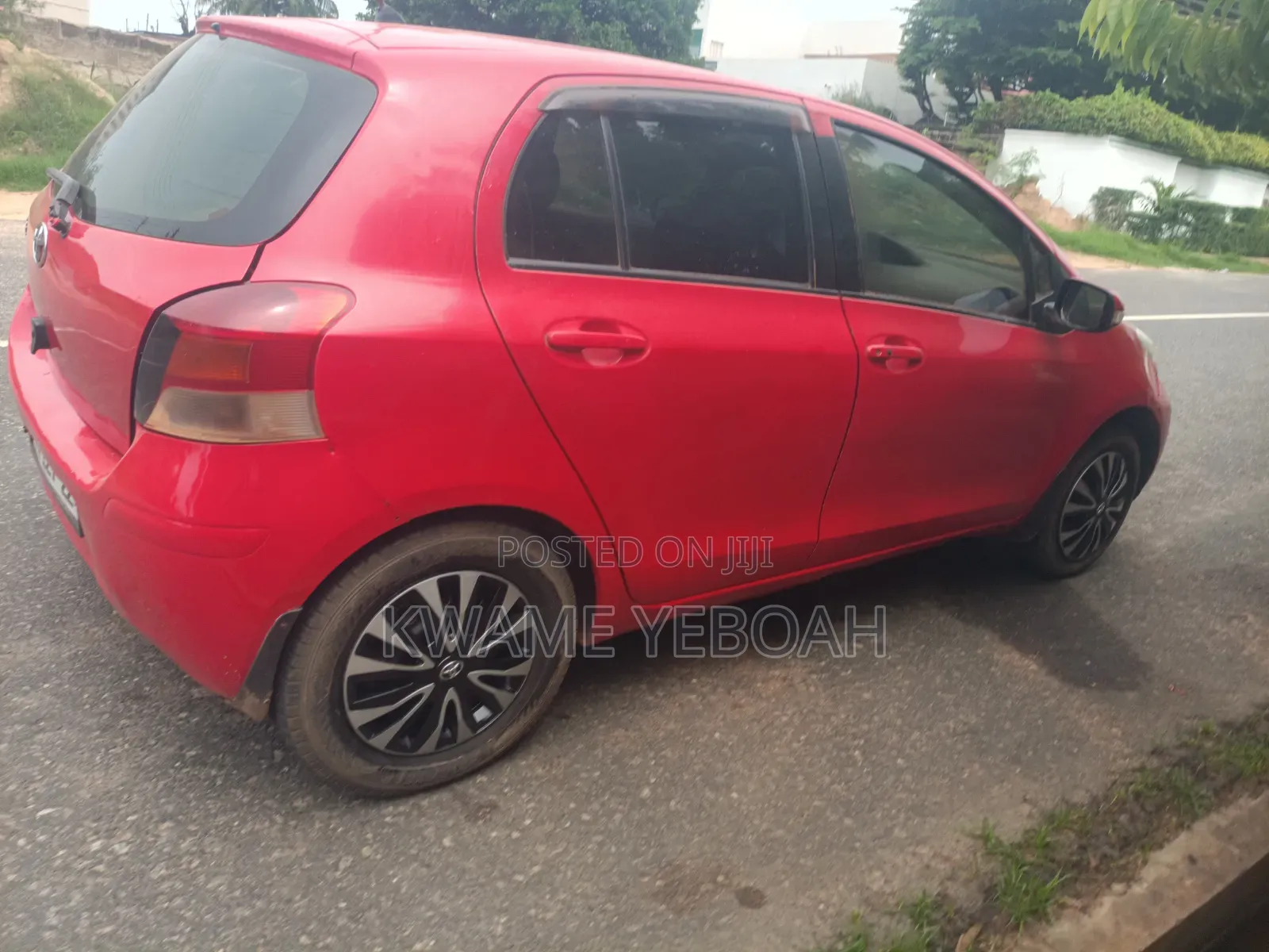 Toyota Vitz 1.0 FWD 3dr 2010 Red