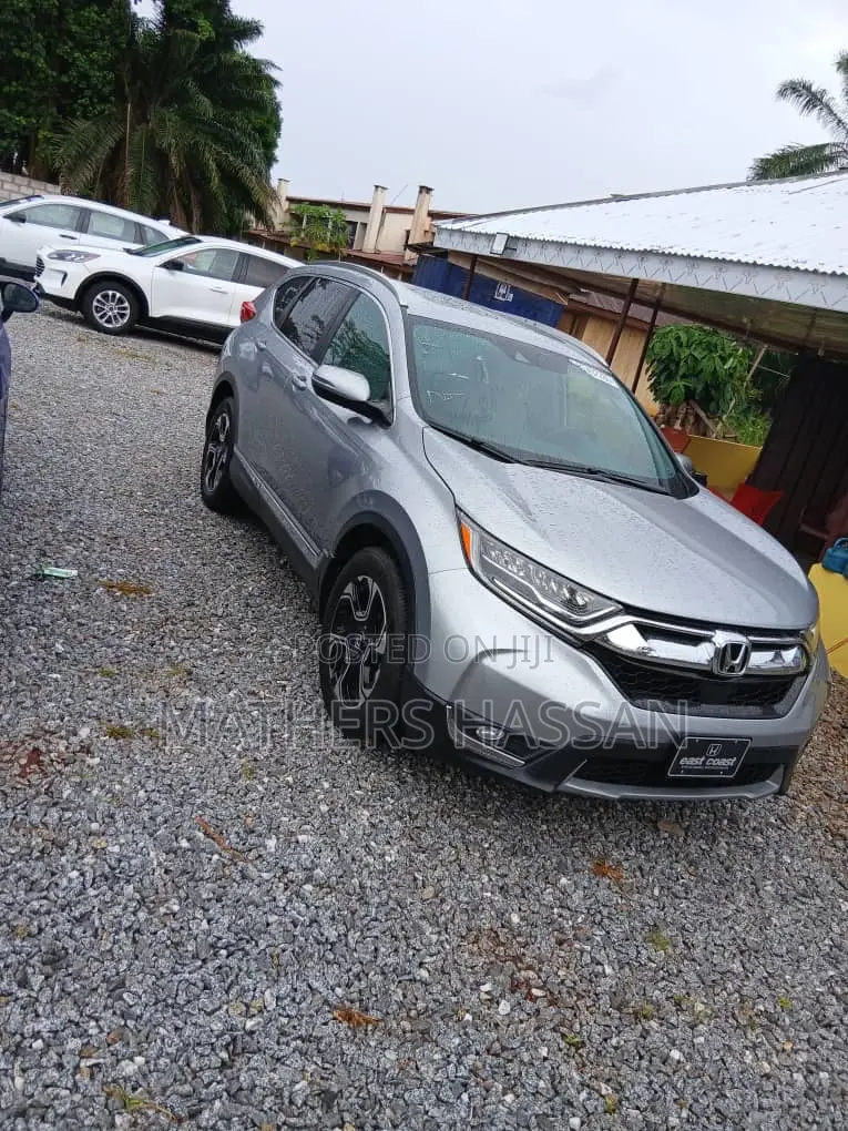 Honda CR-V Touring FWD 2018 Silver