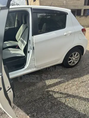 Toyota Vitz 1.3 AWD 3dr 2013 White