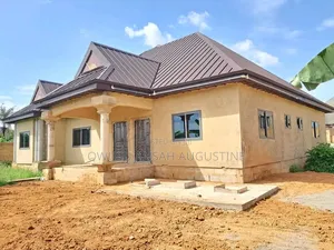 4bdrm House in Atwima Kwanwoma for sale